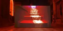 Un mondo di eccessi raccontato in otto nuove potenti opere video
