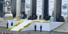 Papa a Napoli: serve presenza Stato, no spazio a malavita