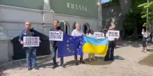 &ldquo;Allarme bomba&rdquo; a Biennale: &egrave; il flash mob +Europa a Padiglione russo
