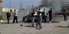 Libano, auto in fiamme dopo i raid israeliani