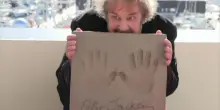 Cannes, le impronte delle mani di Peter Jackson sul &ldquo;Chemin d&rsquo;etoiles&rdquo;