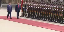 Xi accoglie Trump a Pechino, via al summit Usa-Cina
