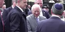 Re Carlo III fa visita al quartiere Golders Green a Londra