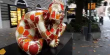 &ldquo;Armonie del corpo&rdquo;: le opere di Rabarama esposte in via Veneto a Roma