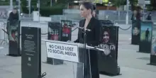 Meghan Markle inaugura mostra su pericoli dei social per i bambini