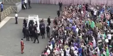 Protesta contro la corrida della Peta all&rsquo;udienza di Papa Leone XIV