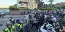 Gb, scontri fra polizia e manifestanti per morte 18enne bianco Nowak