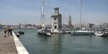 Sognando Itaca salpa da Venezia: la vela che cura e unisce