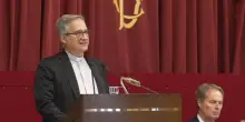 Mons. Vigan&ograve;: si inseguono piattaforme, comunicazione in difficolt&agrave;