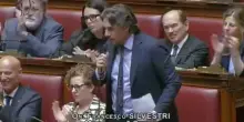 L&rsquo;intervento di Silvestri (M5S) su Meloni e le &ldquo;ginocchiere&rdquo;