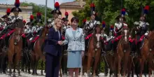 Meloni accoglie la premier giapponese Takaichi a Villa Pamphili a Roma