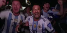 Mondiali, festa Argentina con tripletta di Messi. I tifosi: &egrave; un dio