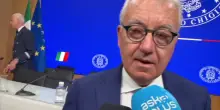 Mantovano: parte campagna su rischi dipendenza social tra minori