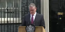 Gb, Starmer annuncia le dimissioni e si commuove