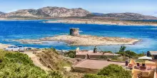Nord Sardegna a settembre: perch&eacute; la bassa stagione &egrave; il momento giusto (e come organizzarsi)