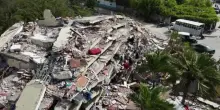 Venezuela, si scava ancora tra le macerie: i morti salgono a 2.595