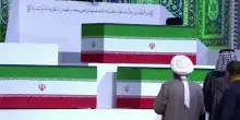 Iran, la salma di Ali Khamenei alla Grande Moschea di Teheran