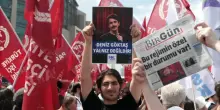 Nessuna ironia, proteste a Istanbul per l&rsquo;arresto comico turco Goktas