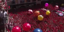 A Pamplona il &ldquo;chupinazo&rdquo; d&agrave; il via alla festa di San Firmino