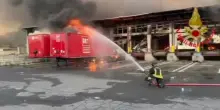 Domato l&rsquo;incendio in deposito BRT a Milano: nessun ferito