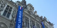 Mondiali 2026, su municipio Parigi la scritta &ldquo;Paris avec les Bleus&rdquo;