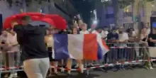 Mondiali, Francia in semifinale: la festa a Parigi con canti e balli