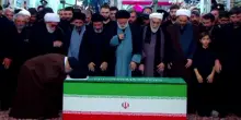 Iran, Ali Khamenei sepolto a Mashhad dopo giorni di cerimonie funebri