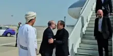 Iran, il ministro Araghchi in Oman per discutere dello stretto Hormuz