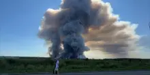 Attacco di droni ucraini contro due centri logistici in Russia