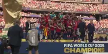 Mondiali, Trump consegna la coppa alla Spagna