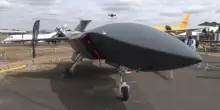 Boeing punta sul drone che vola accanto ai piloti