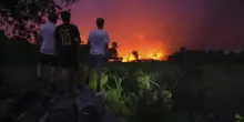 Un violento incendio sta devastando la Gironda in Francia