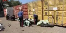 Roma, moto e pezzi di ricambio rubati: sequestrati 21 container