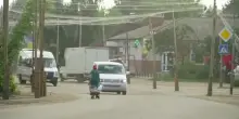 Ucraina, a Izium le strade coperte da reti anti-drone