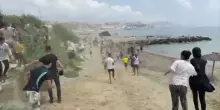 Marocco, centinaia di migranti arrivano nell&rsquo;enclave spagnola di Ceuta