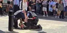 Donna accoltella 4 uomini a Covent Garden a Londra: arrestata