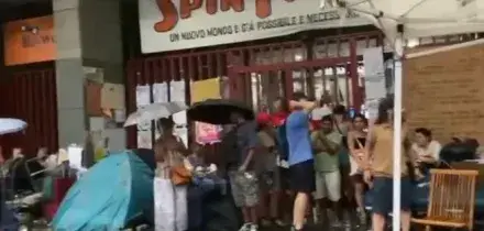 Spin Time, gli sfollati sotto il temporale