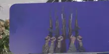 A cinque anni dal ritorno dei talebani, Kabul tra bandiere e slogan