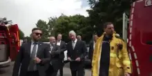 Incendi in Belgio, il re Filippo fa visita ai vigili del fuoco