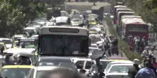 Iran, voci da Teheran: &ldquo;La gente non pu&ograve; reggere ancora a lungo&rdquo;