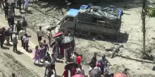 Nepal, oltre 200 morti: prende corpo l&rsquo;ipotesi del ghiacciaio