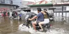Filippine, strade sommerse a Pampanga: &ldquo;Non resta pi&ugrave; nulla&rdquo;