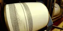 Linguaglossa, scossa di terremoto M 3.9: danni al manto stradale, gente in strada