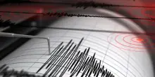 Terremoto Colombia: una donna riprende la fuga da casa
