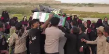 Iran, funerali della vittima dell&rsquo;attacco USA durante un matrimonio