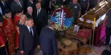 Funerali Mladic, in migliaia per l&rsquo;ultimo saluto al &lsquo;boia Srebrenica&rsquo;