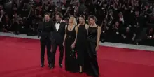 Venezia, red carpet total black per &ldquo;L&rsquo;estranea&rdquo; di Paolo Strippoli