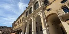 &ldquo;Cinque Cadute&rdquo; al Teatro Olimpico, a Vicenza il mito invade la citt&agrave;