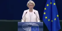 L&rsquo;Ue propone di vietare i social agli under 13, limiti fino a 15