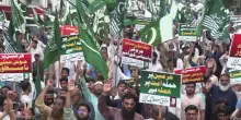 Pakistan, proteste contro il presunto attacco degli Houthi alla Mecca